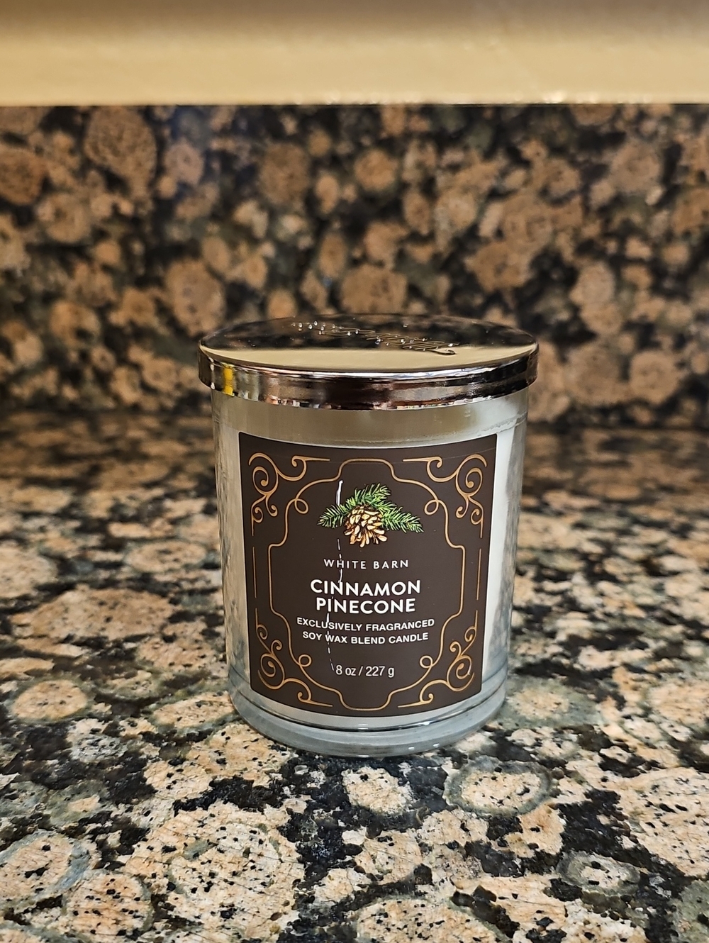 White Barn Cinnamon Pinecone Single Wick  Candle
